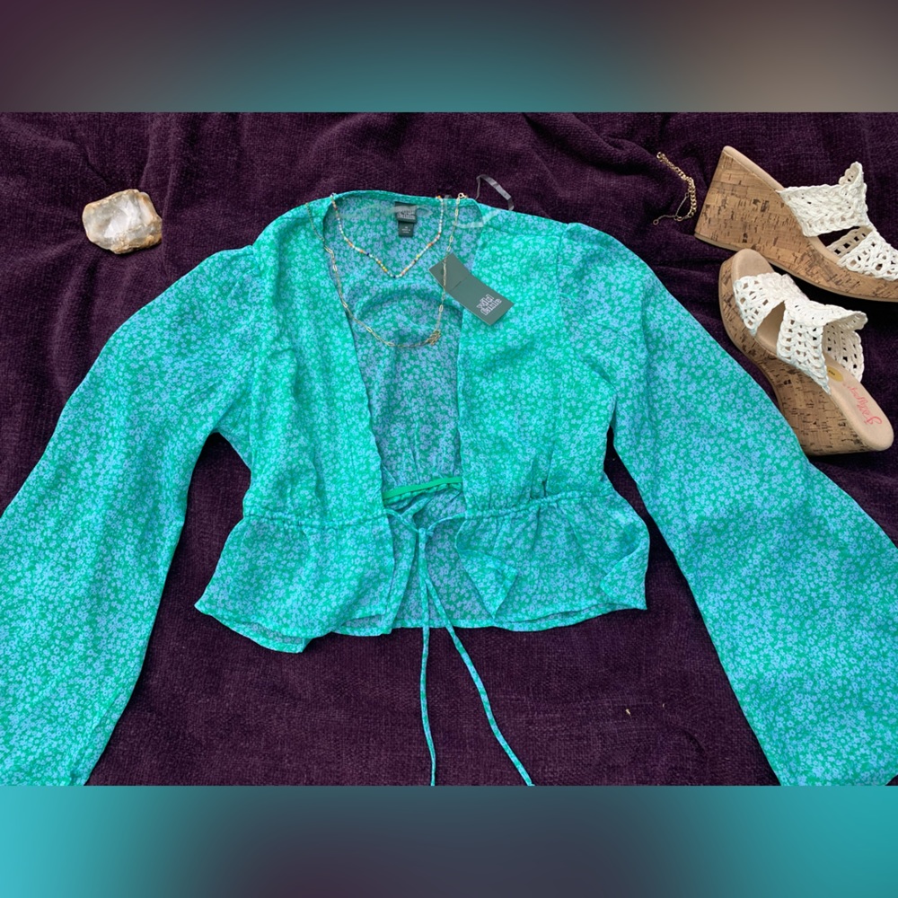 Wild n Fable green floral print longsleeve top